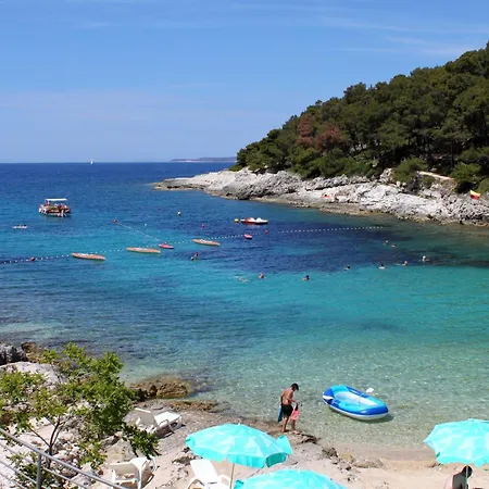 With Parking Spaces Losinj, Losinj - 24690 Apartamento